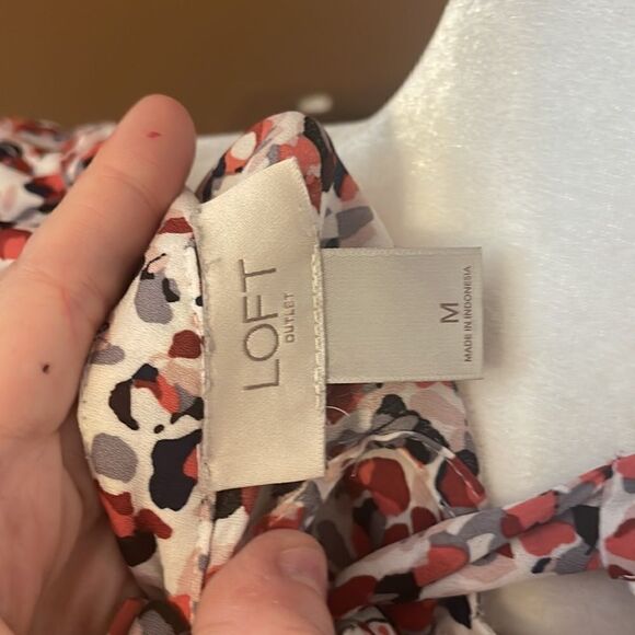 Loft Outlet Blouse Size. Medium EUC - Picture 6 of 7